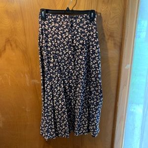 ‼️ 70s Knee Length Floral Skirt